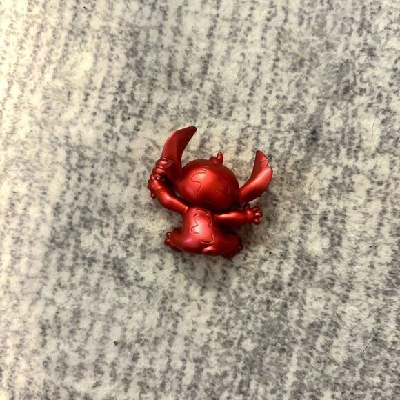 Red Stitch Figurine Holding an Ice Cream - Picture 2 of 3